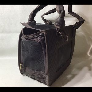 Wagatude pet carrier